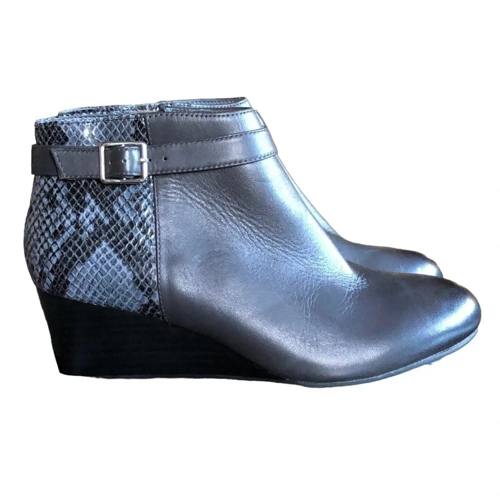 Vionic Shasta Gray Snake Print Wedge Ankle Bootie Size 6.5